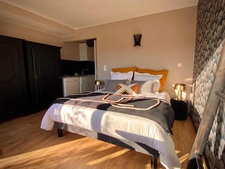 Les Villas de la Plage Névez 0*,  Francia